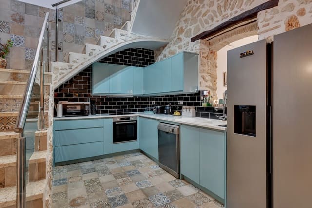 3 sovrum Hus till salu i Orba - 395 000 € (Ref: 9340417)