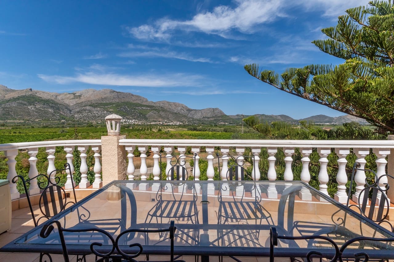 4 sovrum Villa till salu i Orba med pool - 599 000 € (Ref: 9340420)