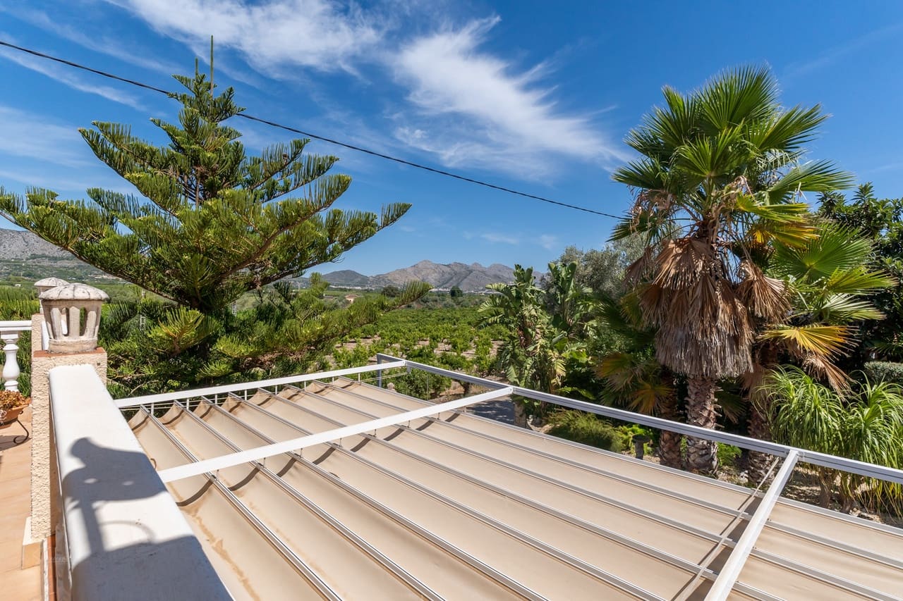 4 sovrum Villa till salu i Orba med pool - 599 000 € (Ref: 9340420)