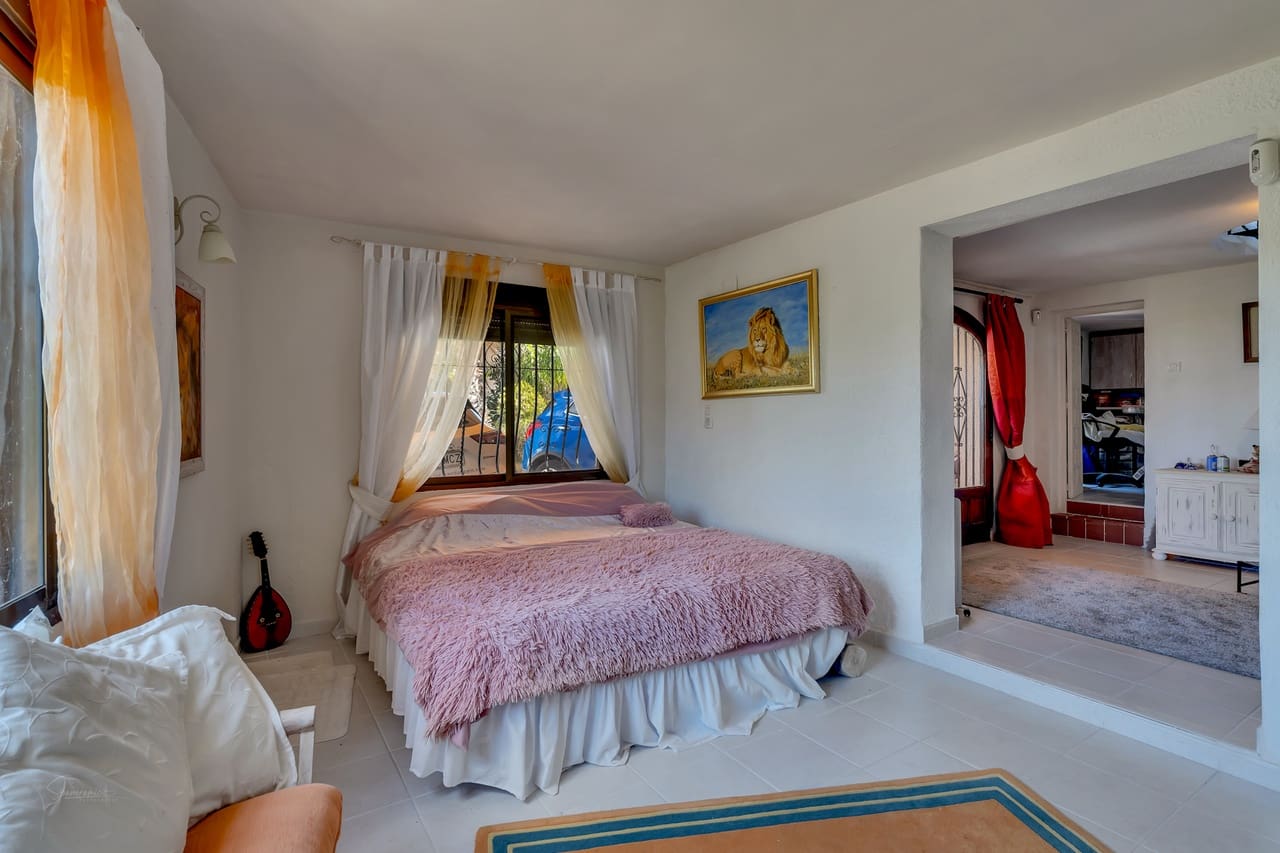 4 sovrum Villa till salu i Orba med pool - 599 000 € (Ref: 9340420)