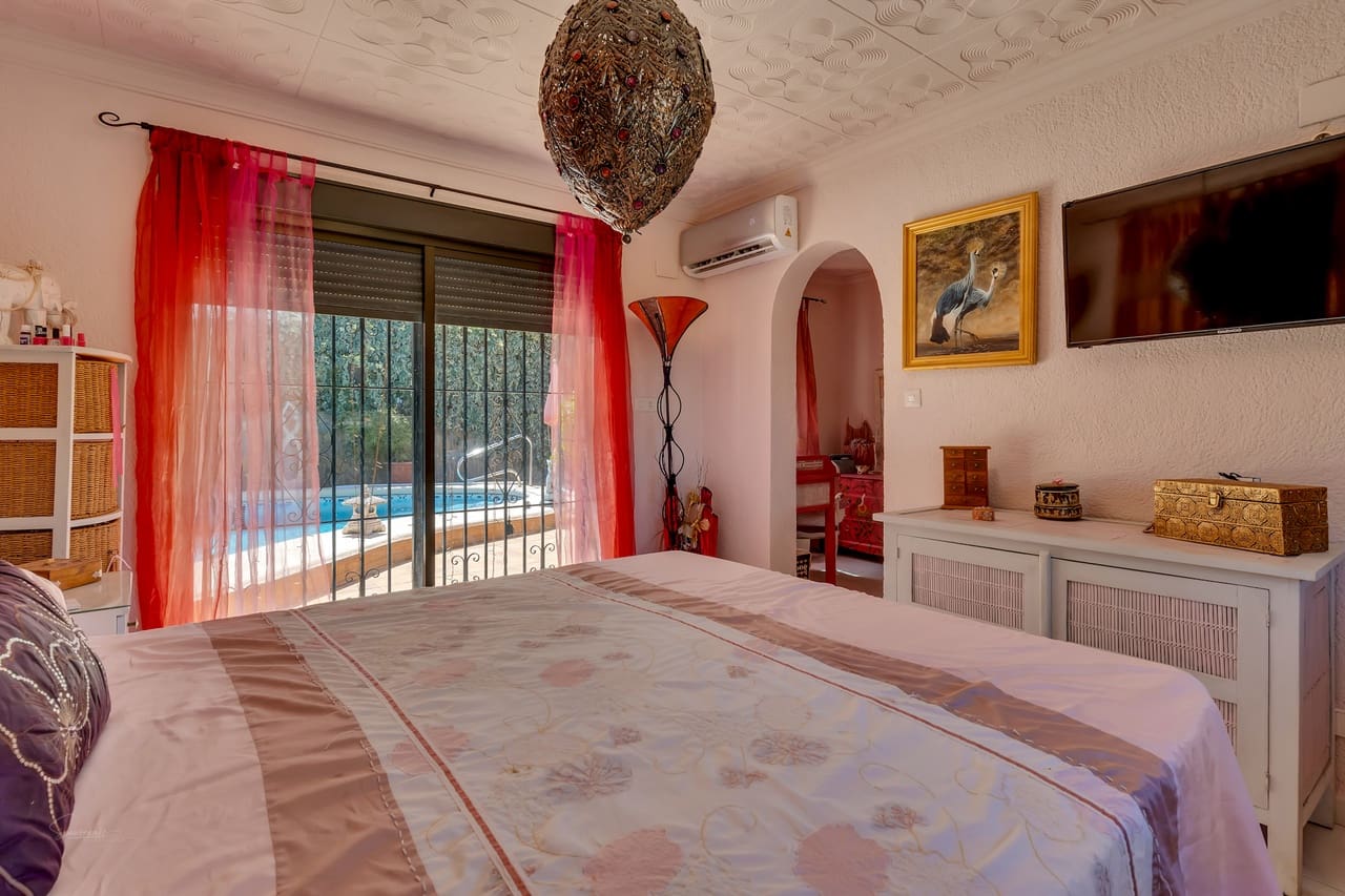 4 sovrum Villa till salu i Orba med pool - 599 000 € (Ref: 9340420)