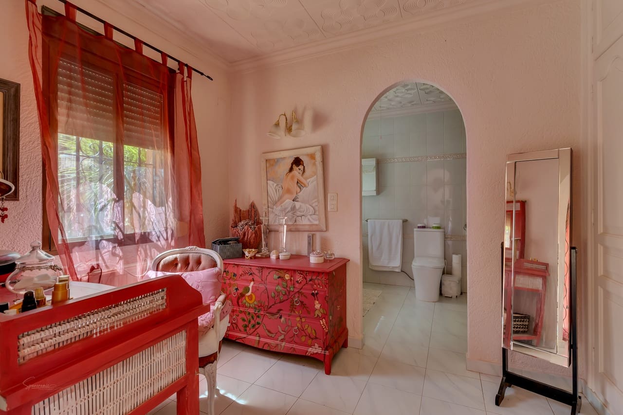 4 sovrum Villa till salu i Orba med pool - 599 000 € (Ref: 9340420)