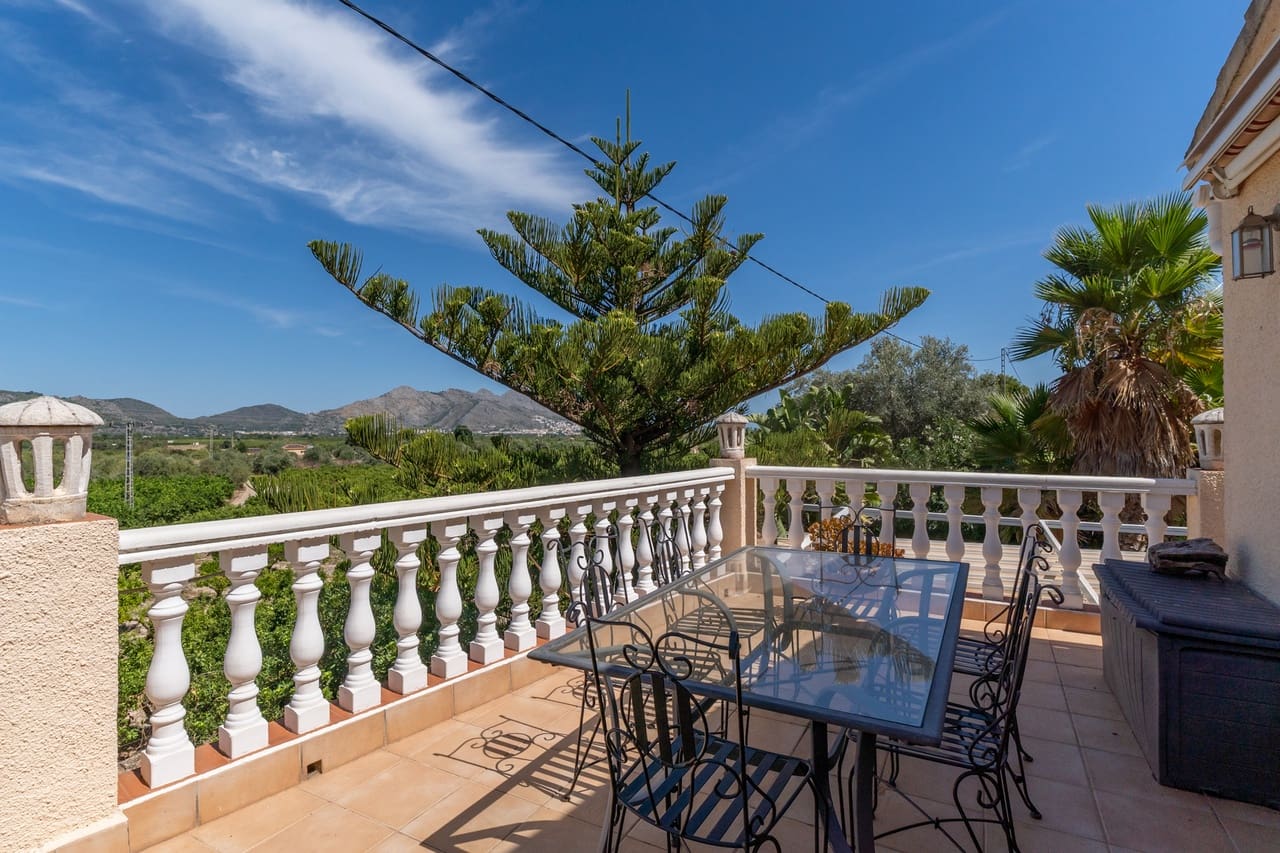 4 sovrum Villa till salu i Orba med pool - 599 000 € (Ref: 9340420)