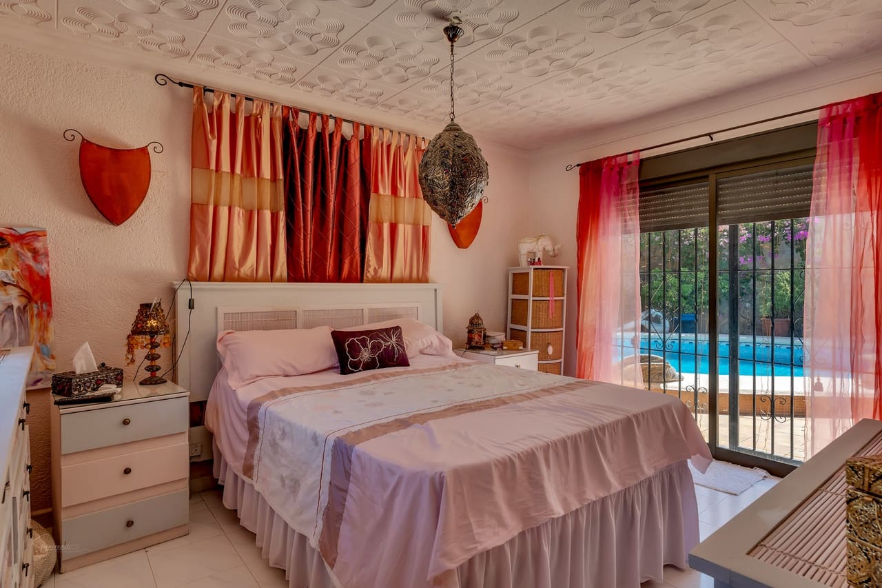 4 sovrum Villa till salu i Orba med pool - 599 000 € (Ref: 9340420)