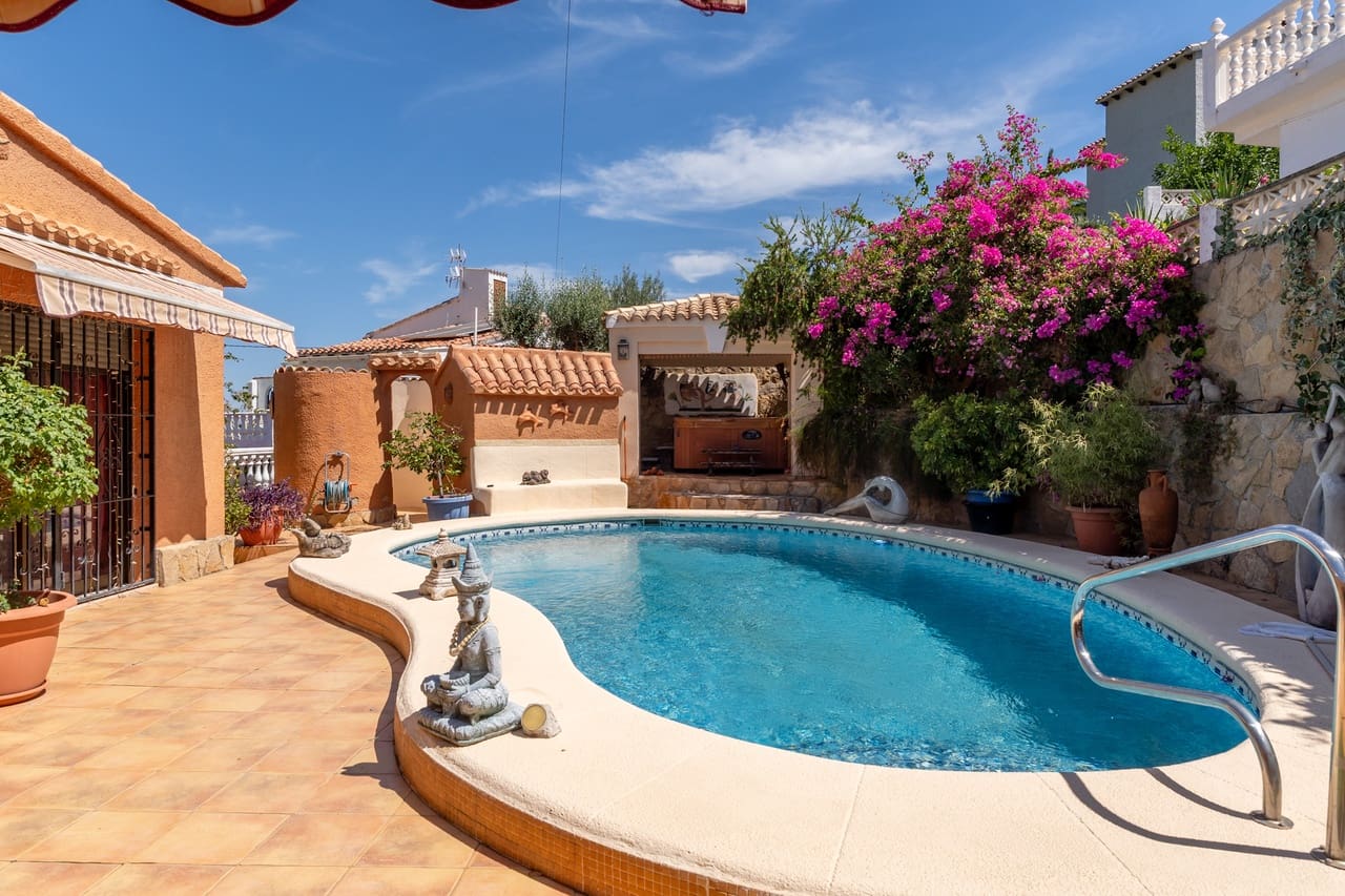 4 sovrum Villa till salu i Orba med pool - 599 000 € (Ref: 9340420)