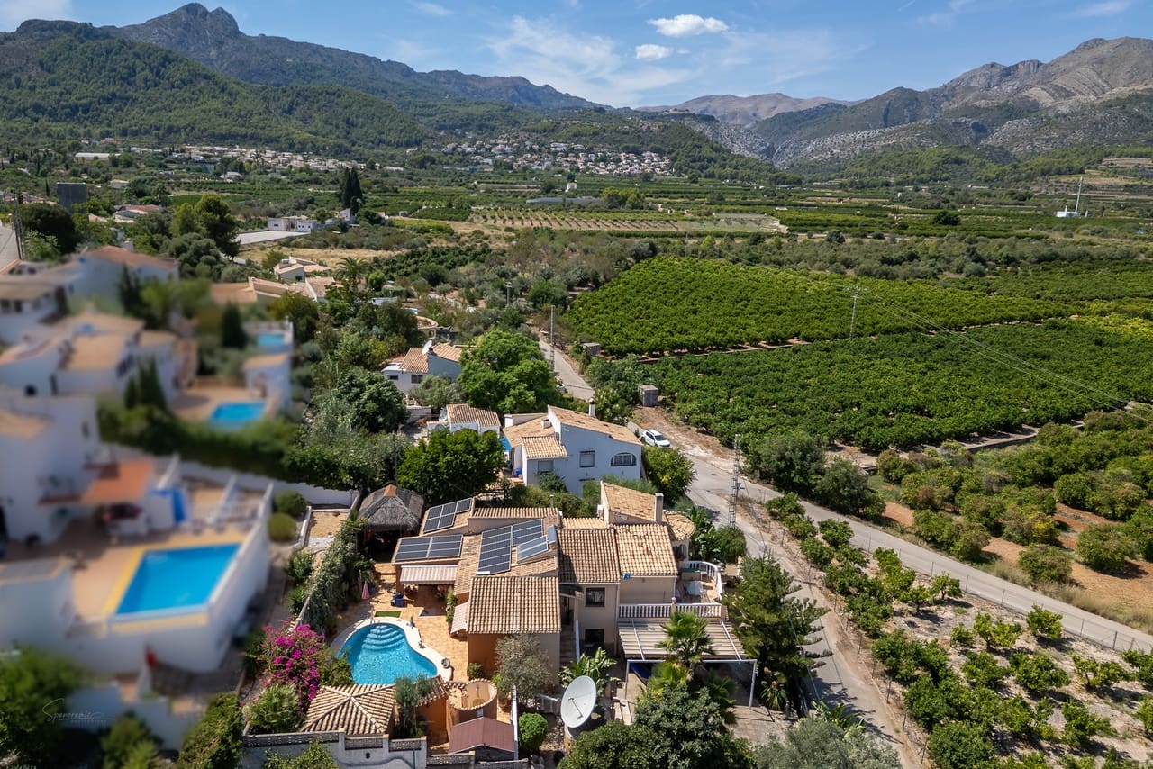 4 sovrum Villa till salu i Orba med pool - 599 000 € (Ref: 9340420)