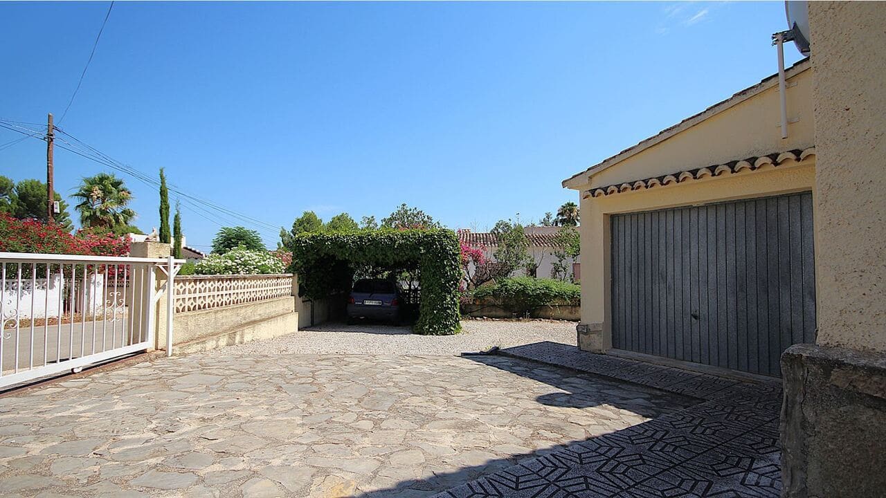 2 bedroom Villa for sale in Parcent with garage - € 230,000 (Ref: 9340421)