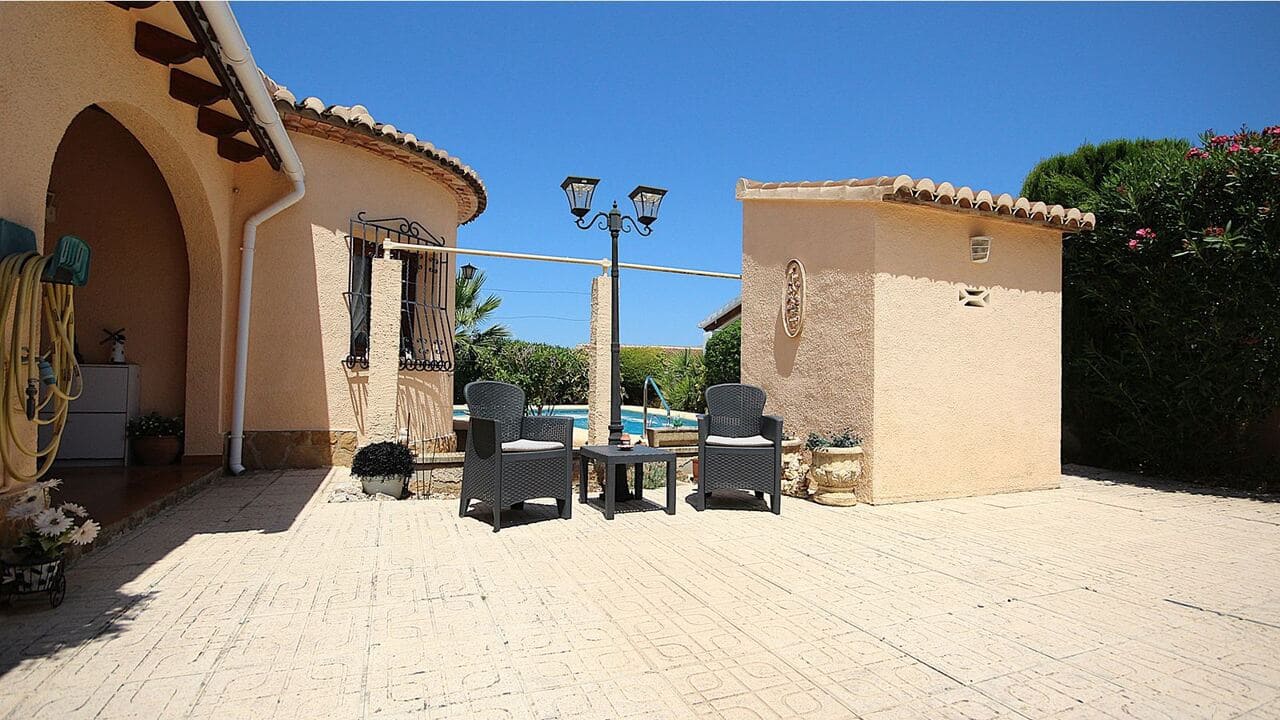 2 sovrum Villa till salu i Orba med pool garage - 375 000 € (Ref: 9340426)