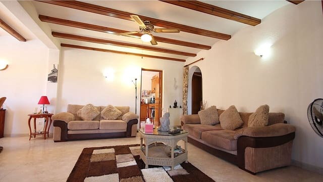 2 sovrum Villa till salu i Orba med pool garage - 375 000 € (Ref: 9340426)