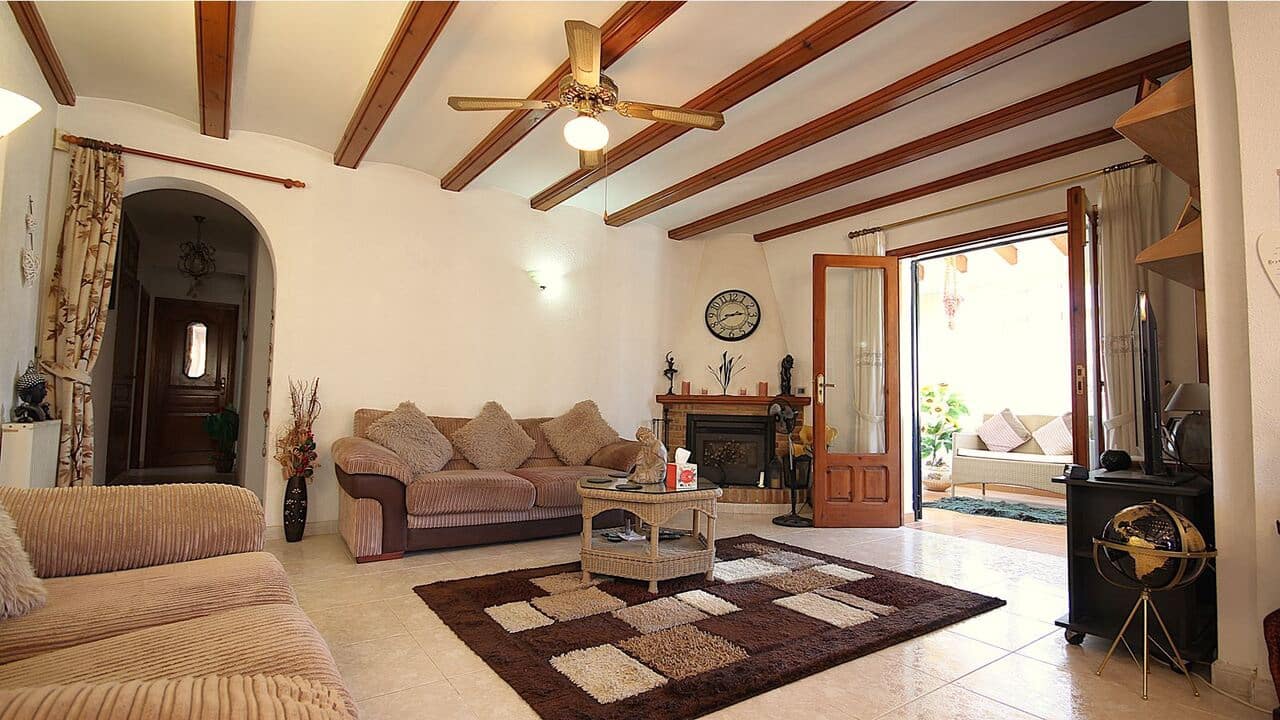 2 sovrum Villa till salu i Orba med pool garage - 375 000 € (Ref: 9340426)