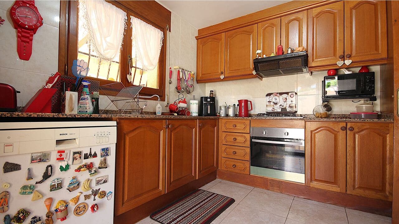 2 sovrum Villa till salu i Orba med pool garage - 375 000 € (Ref: 9340426)