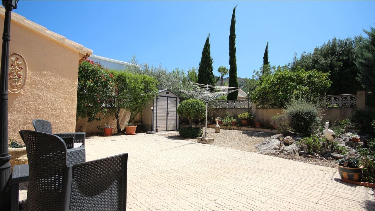 2 sovrum Villa till salu i Orba med pool garage - 375 000 € (Ref: 9340426)