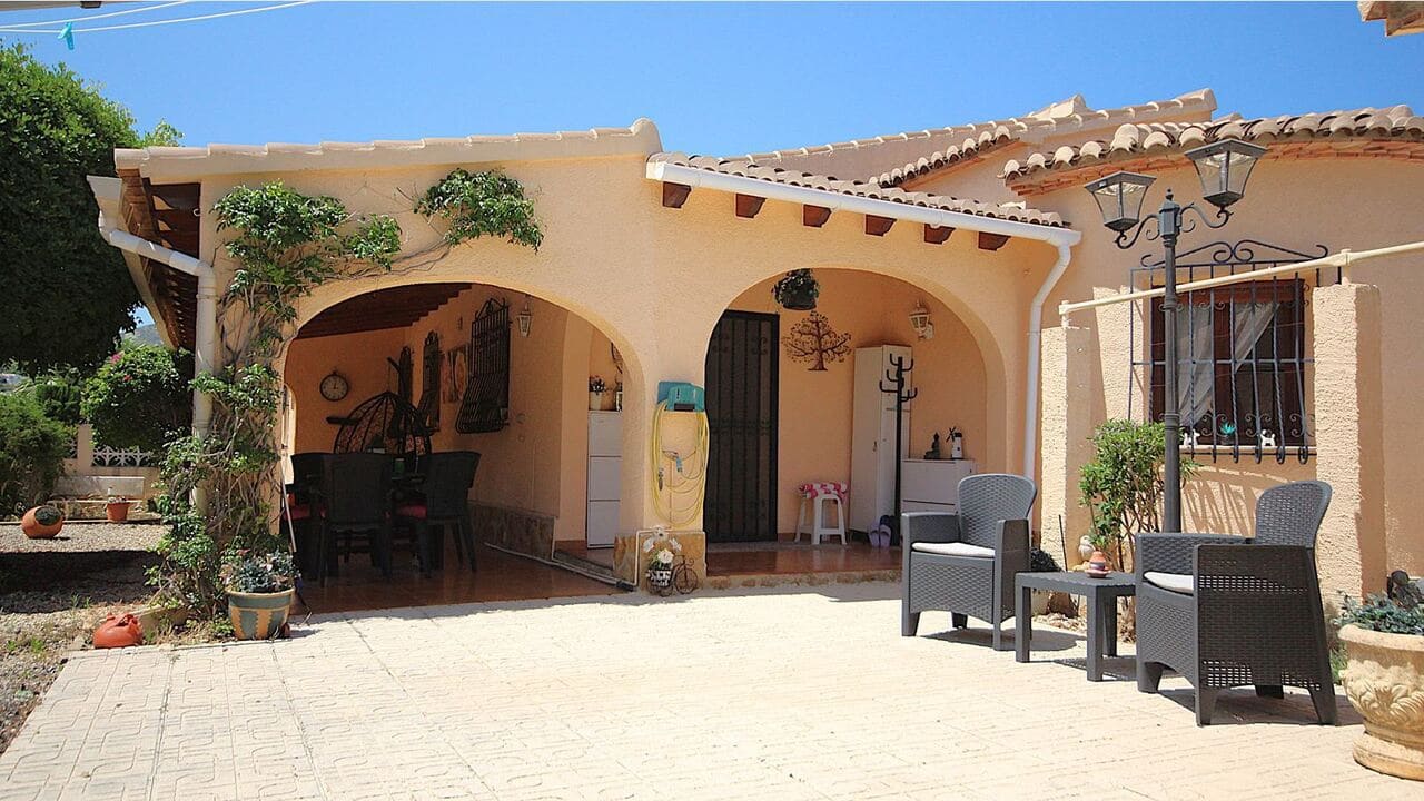 2 sovrum Villa till salu i Orba med pool garage - 375 000 € (Ref: 9340426)