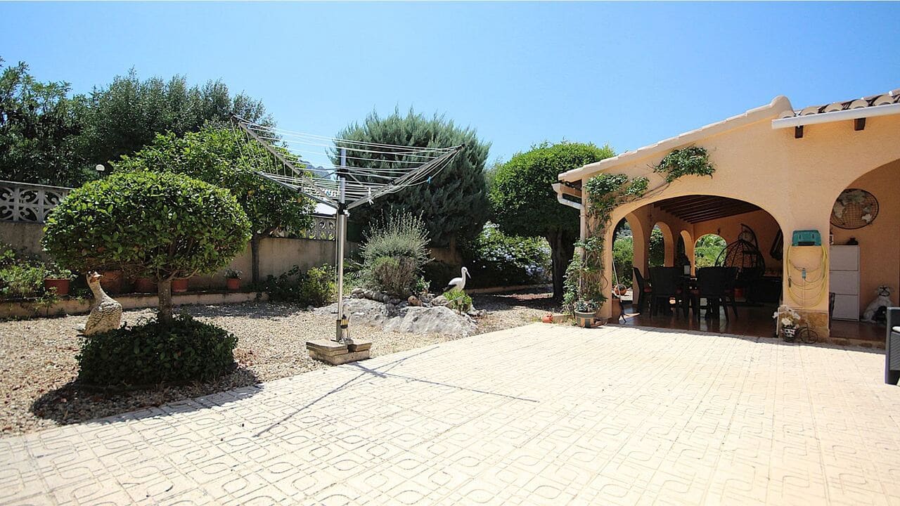 2 sovrum Villa till salu i Orba med pool garage - 375 000 € (Ref: 9340426)