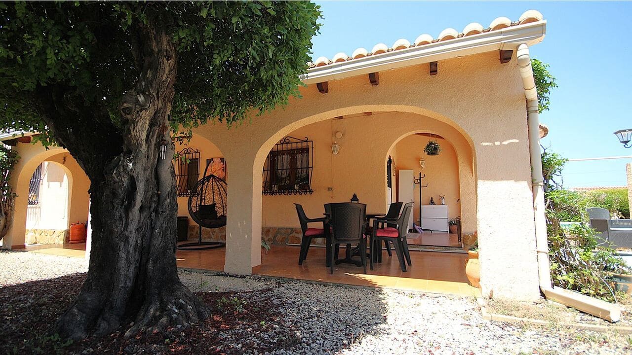 2 sovrum Villa till salu i Orba med pool garage - 375 000 € (Ref: 9340426)