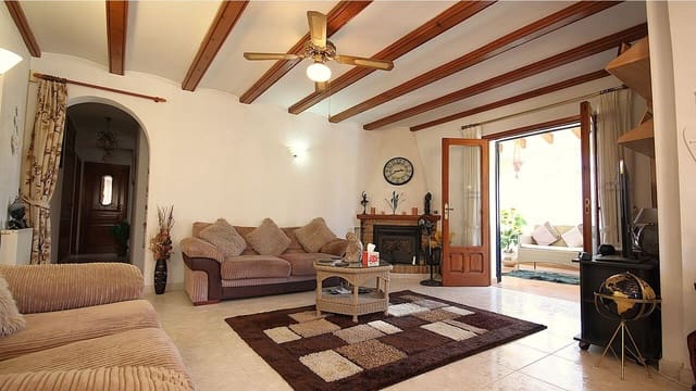 2 sovrum Villa till salu i Orba med pool garage - 375 000 € (Ref: 9340426)