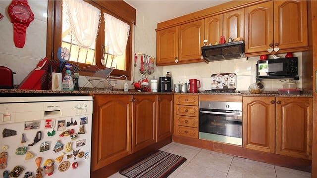 2 sovrum Villa till salu i Orba med pool garage - 375 000 € (Ref: 9340426)