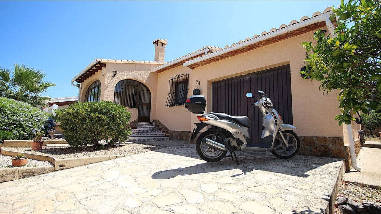 2 sovrum Villa till salu i Orba med pool garage - 375 000 € (Ref: 9340426)