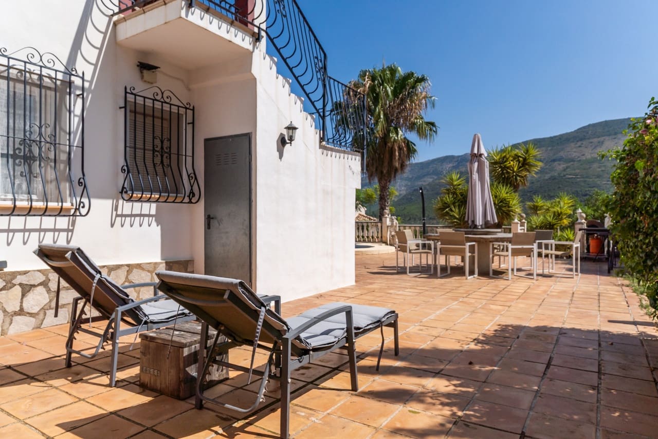 3 bedroom Villa for sale in Benigembla / Benichembla with pool - € 650,000 (Ref: 9340429)