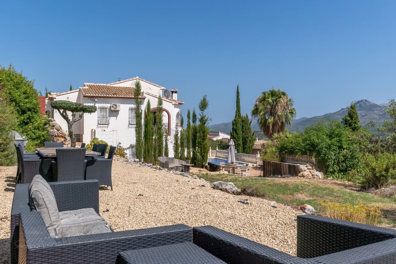 3 bedroom Villa for sale in Benigembla / Benichembla with pool - € 650,000 (Ref: 9340429)