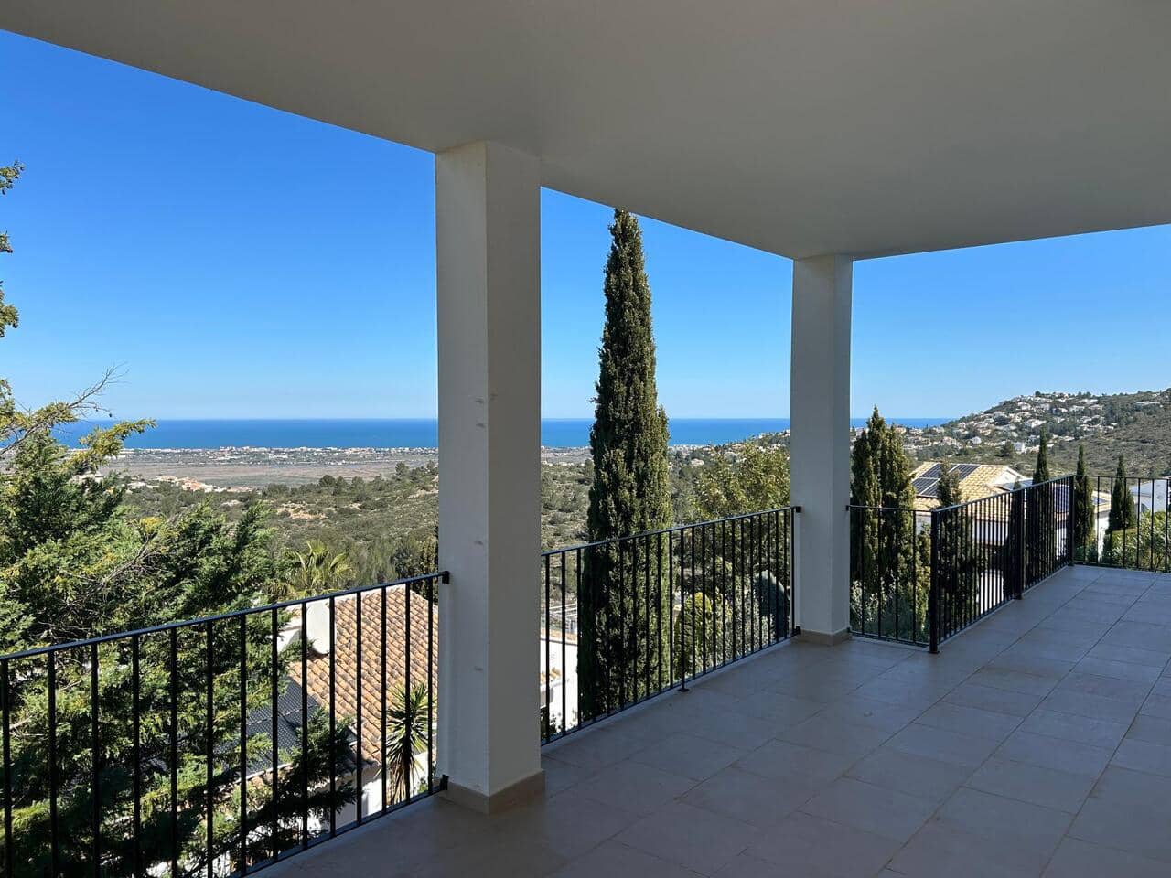 4 bedroom Villa for sale in Rafol de Almunia with pool - € 645,000 (Ref: 9340435)