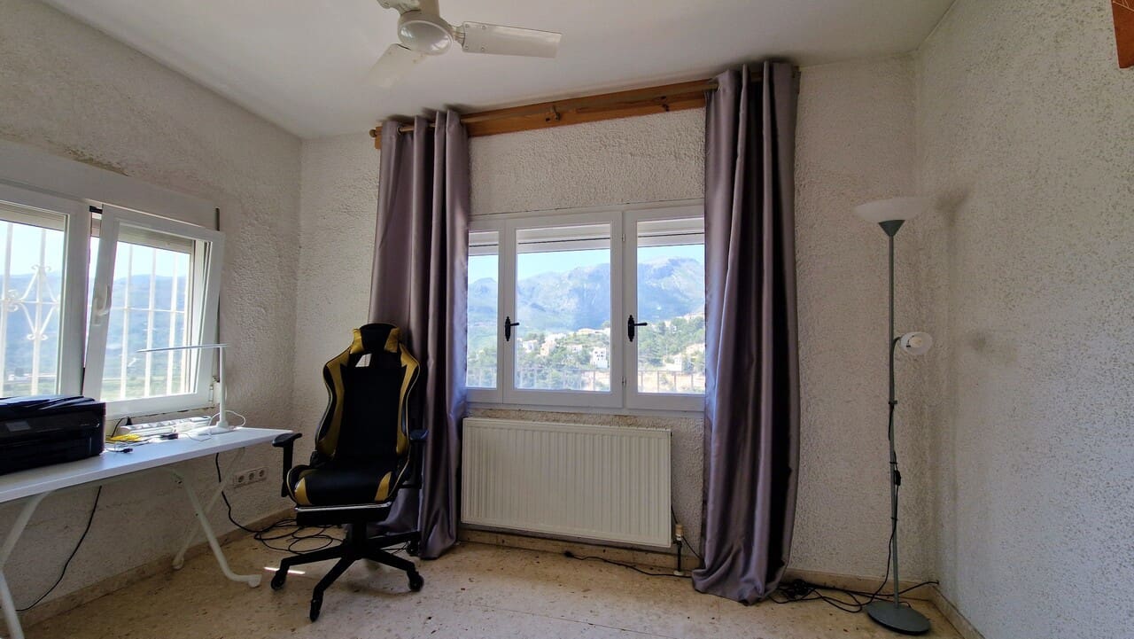 4 soveværelse Villa til salg i L'Atzuvia - € 269.000 (Ref: 9340436)