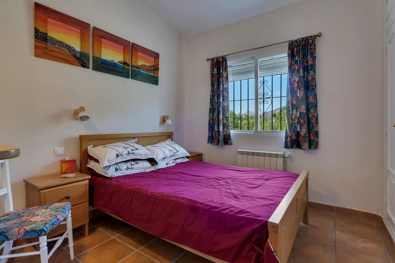 4 soverom Villa til salgs i Jalon / Xalo med svømmebasseng garasje - € 595 000 (Ref: 9343969)