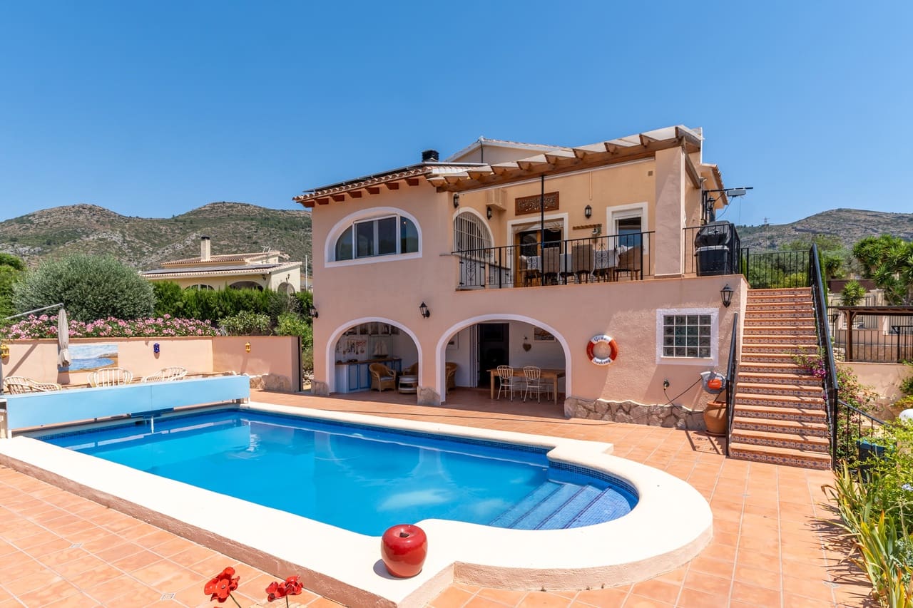 4 soverom Villa til salgs i Jalon / Xalo med svømmebasseng garasje - € 595 000 (Ref: 9343969)