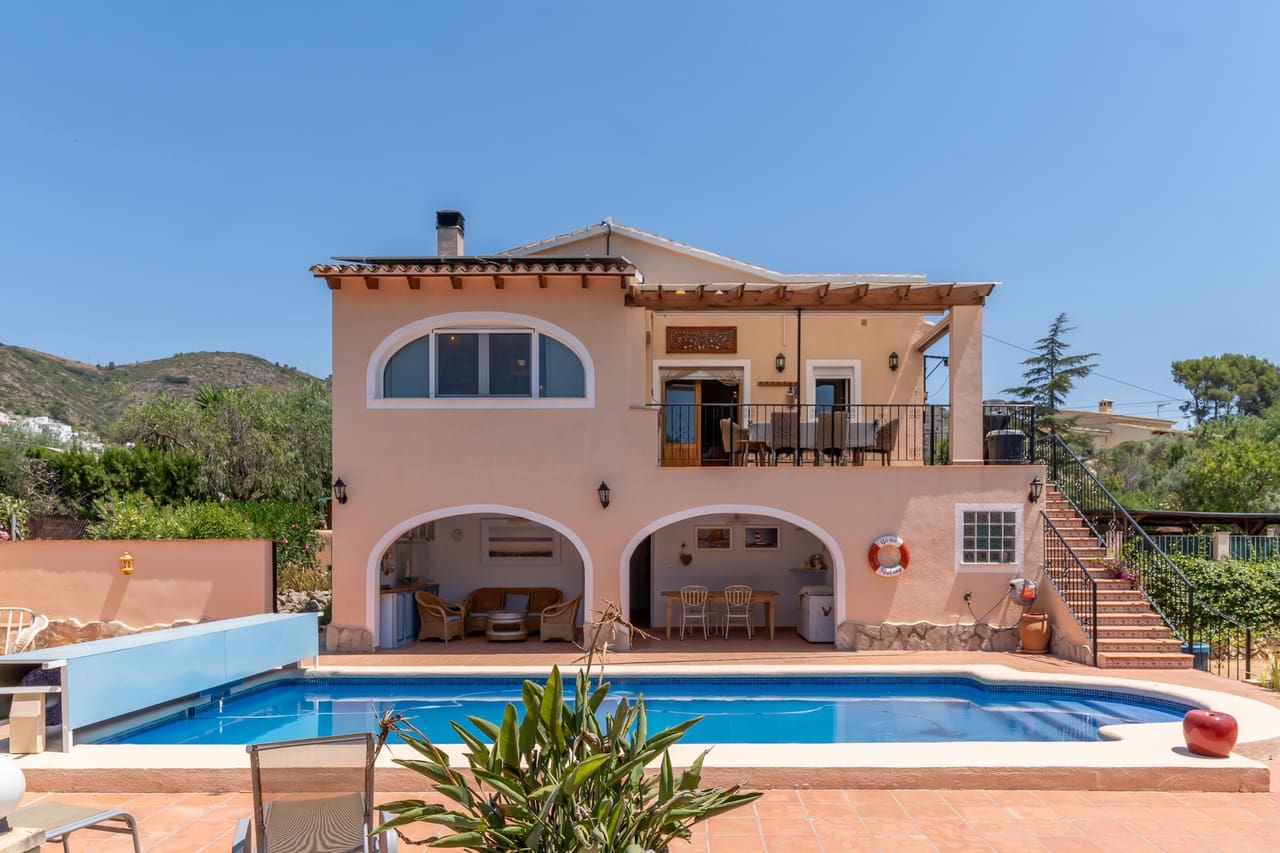 4 soverom Villa til salgs i Jalon / Xalo med svømmebasseng garasje - € 595 000 (Ref: 9343969)