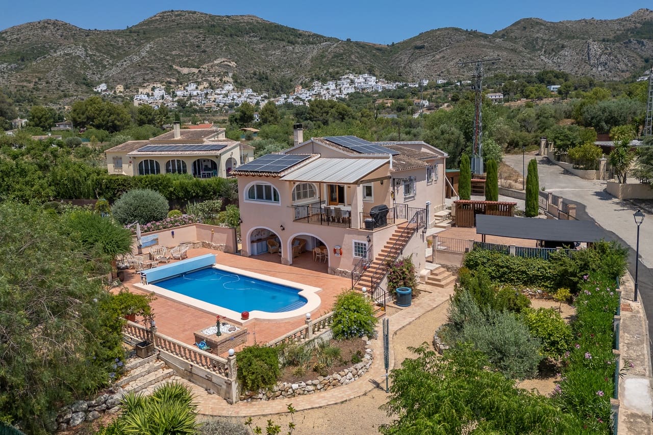 4 soverom Villa til salgs i Jalon / Xalo med svømmebasseng garasje - € 595 000 (Ref: 9343969)