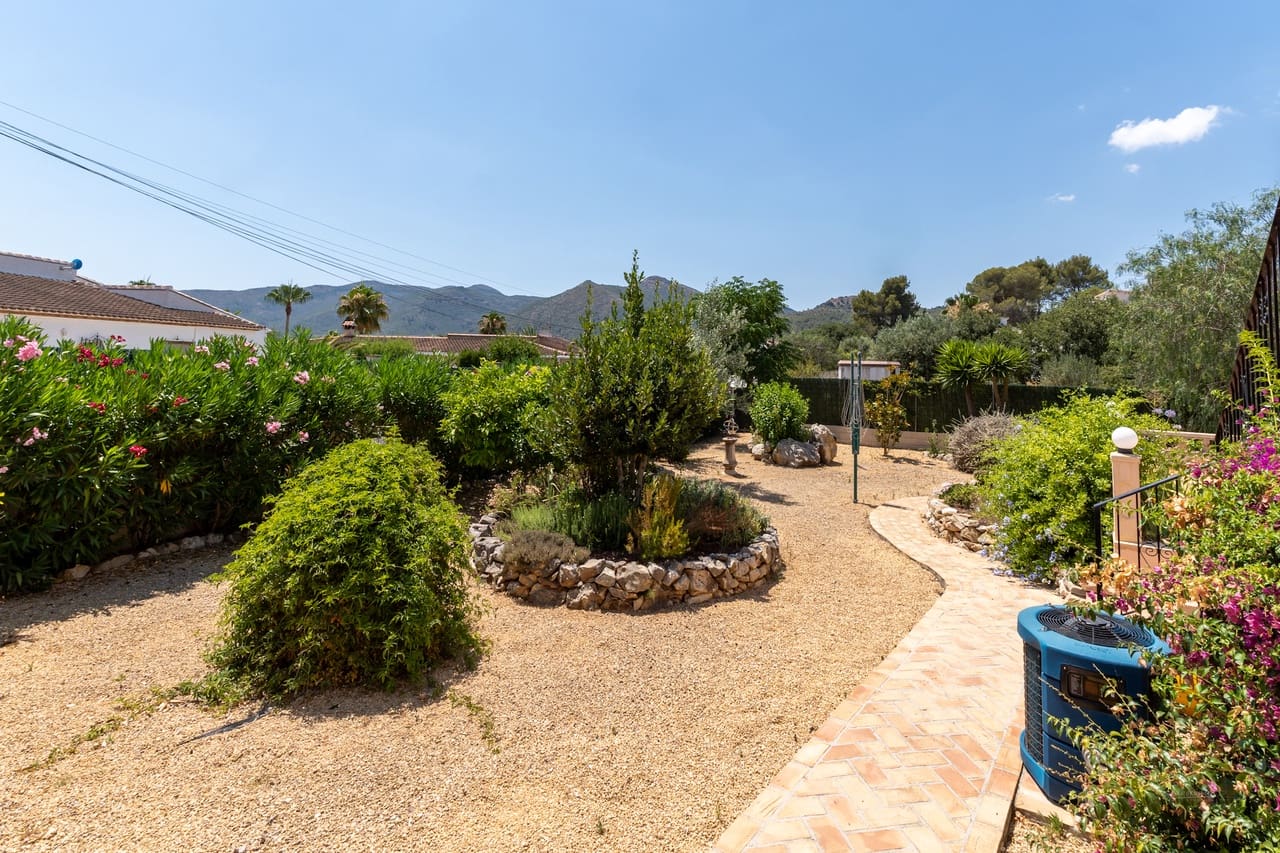 4 soverom Villa til salgs i Jalon / Xalo med svømmebasseng garasje - € 595 000 (Ref: 9343969)