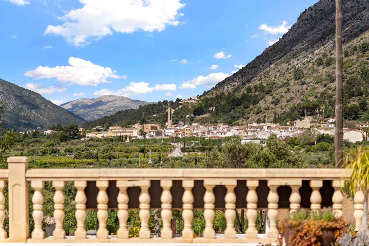 4 soveværelse Finca/Landehus til salg i Murla med swimmingpool garage - € 825.000 (Ref: 9345569)