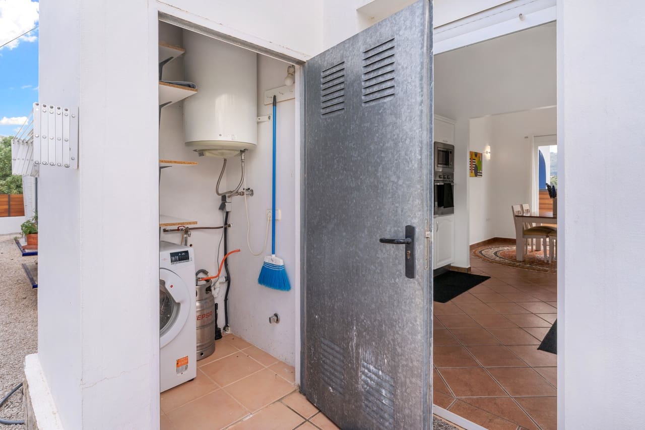 4 soveværelse Finca/Landehus til salg i Murla med swimmingpool garage - € 825.000 (Ref: 9345569)