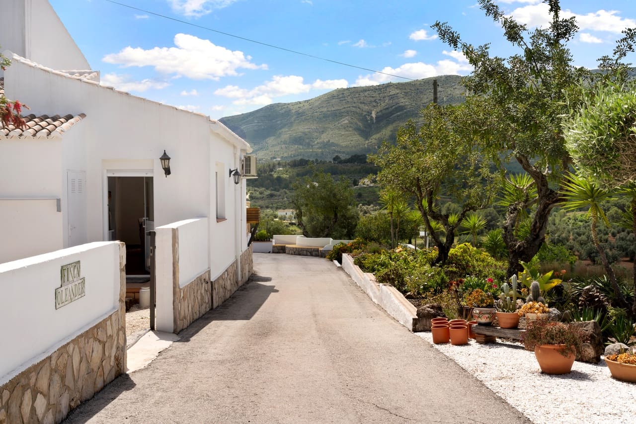 4 soveværelse Finca/Landehus til salg i Murla med swimmingpool garage - € 825.000 (Ref: 9345569)