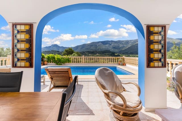 4 soveværelse Finca/Landehus til salg i Murla med swimmingpool garage - € 825.000 (Ref: 9345569)