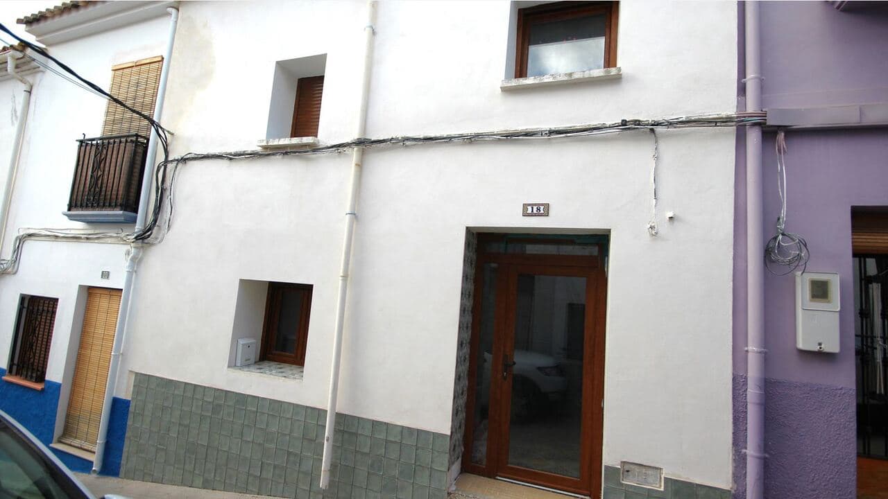 4 soveværelse Byhus til salg i Parcent - € 148.000 (Ref: 9395342)