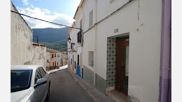 4 bedroom Townhouse for sale in Parcent - € 148,000 (Ref: 9395342)