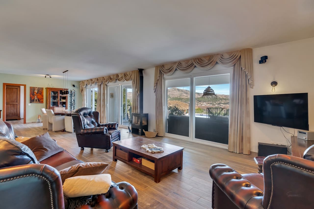 6 bedroom Finca/Country House for sale in Lliber with pool garage - € 995,000 (Ref: 9436320)