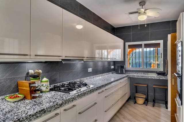 Chalet de 5 habitaciones en Benigembla / Benichembla en venta con piscina - 467.500 € (Ref: 9603359)