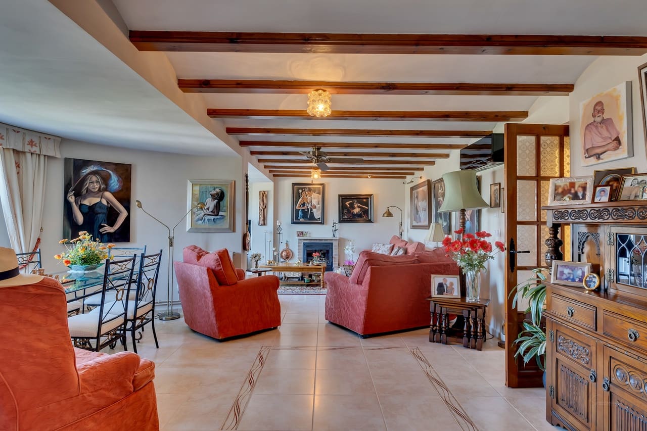 4 camera da letto Villa in vendita in Orba con piscina garage - 599.950 € (Rif: 9635137)