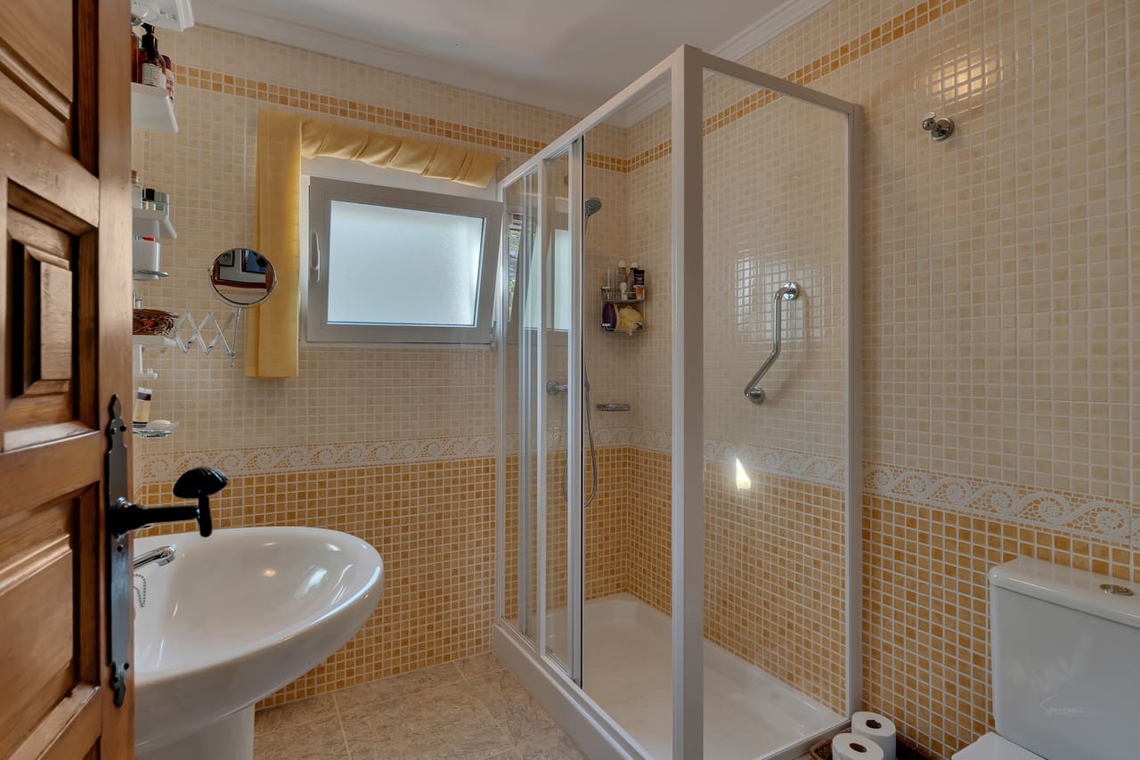 4 camera da letto Villa in vendita in Orba con piscina garage - 599.950 € (Rif: 9635137)