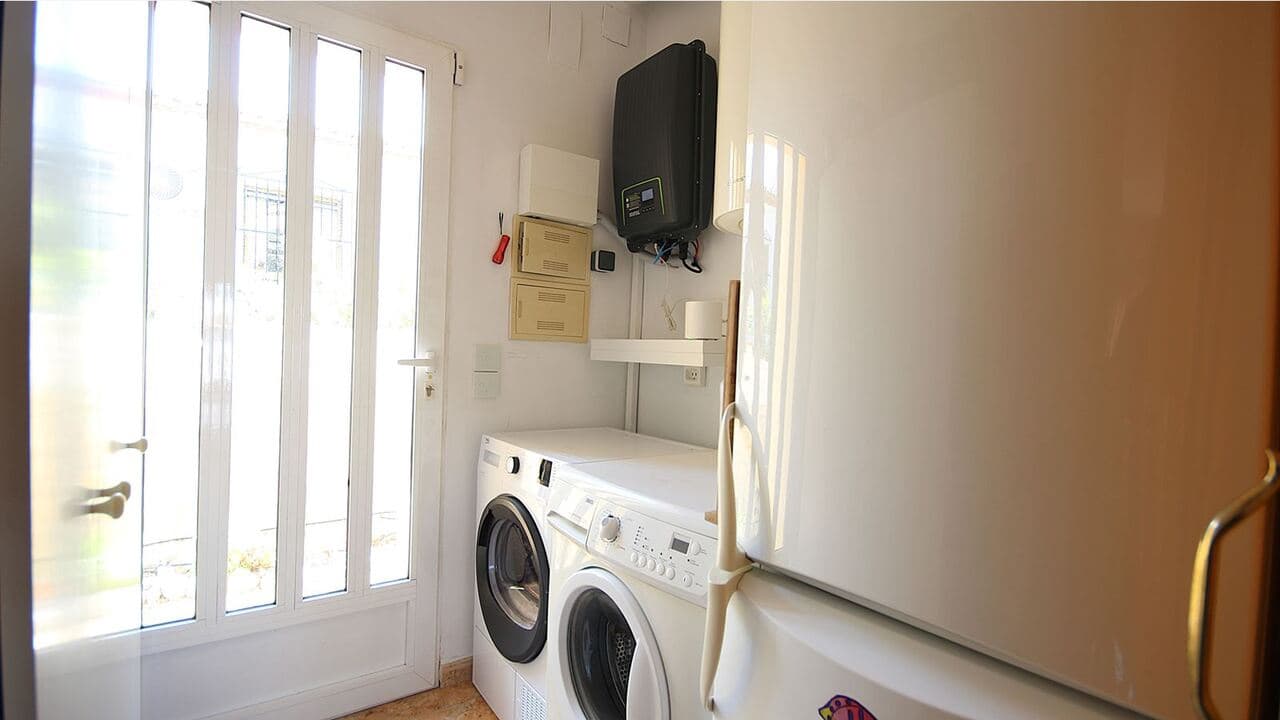 Chalet de 3 habitaciones en Orba en venta con piscina - 475.000 € (Ref: 9716679)