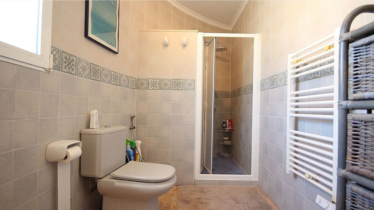 Chalet de 3 habitaciones en Orba en venta con piscina - 475.000 € (Ref: 9716679)