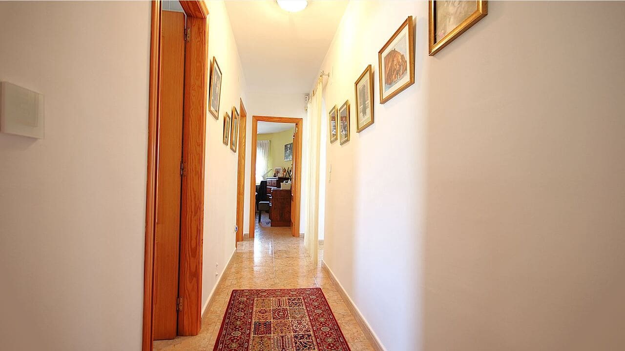 Chalet de 3 habitaciones en Orba en venta con piscina - 475.000 € (Ref: 9716679)