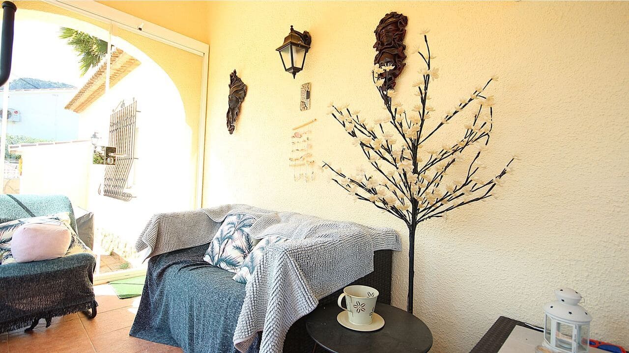 Chalet de 3 habitaciones en Orba en venta con piscina - 475.000 € (Ref: 9716679)