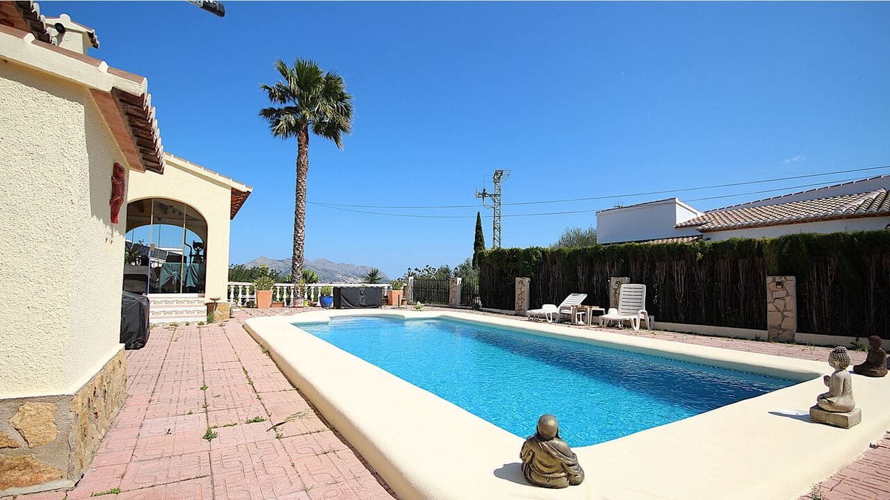 Chalet de 3 habitaciones en Orba en venta con piscina - 475.000 € (Ref: 9716679)