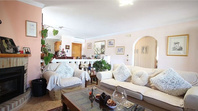 3 chambre Villa/Maison à vendre à Orba avec piscine - 475 000 € (Ref: 9716679)