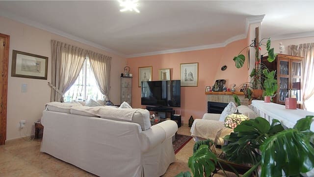 3 chambre Villa/Maison à vendre à Orba avec piscine - 475 000 € (Ref: 9716679)