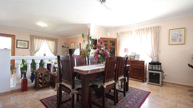 3 chambre Villa/Maison à vendre à Orba avec piscine - 475 000 € (Ref: 9716679)