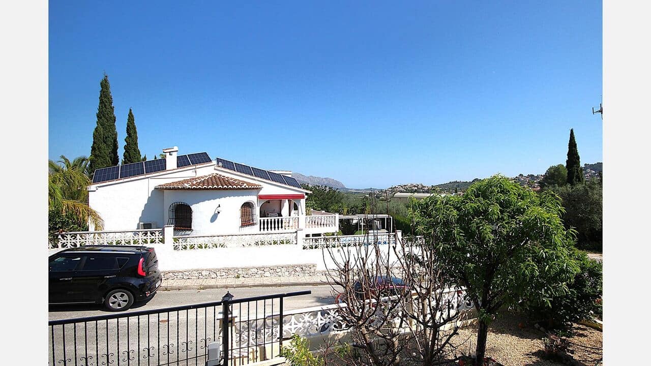 Chalet de 3 habitaciones en Orba en venta con piscina - 475.000 € (Ref: 9716679)